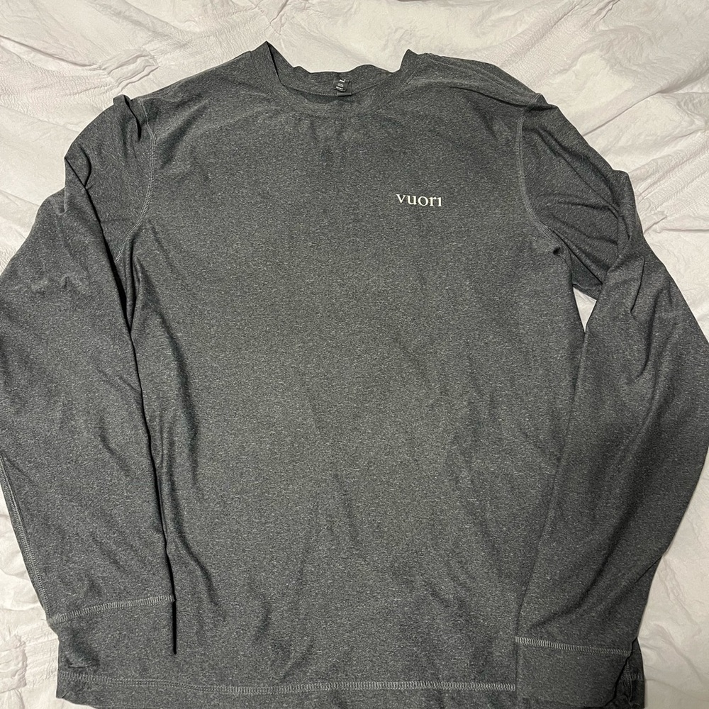 Vuori Men's Charcoal Long Sleeve Tee